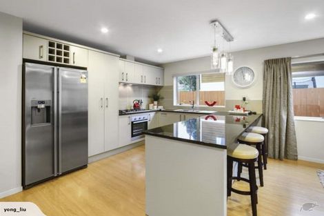 Photo of property in 84 Triangle Road, Massey, Auckland, 0614