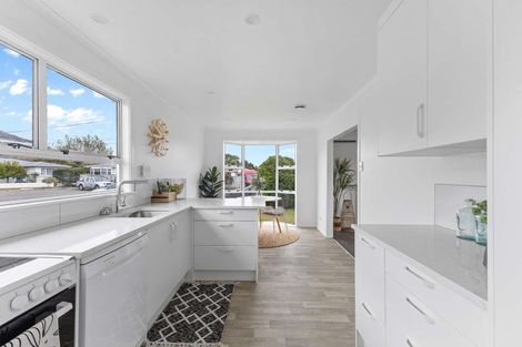 Photo of property in 31 Trafalgar Street, Westown, New Plymouth, 4310