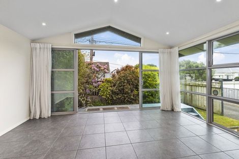 Photo of property in 37 Glamis Avenue, Strathmore Park, Wellington, 6022