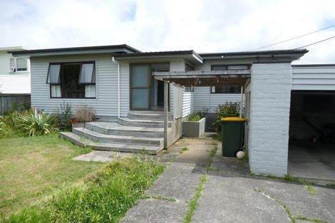 Photo of property in 23 Tobruk Crescent, Milford, Auckland, 0620