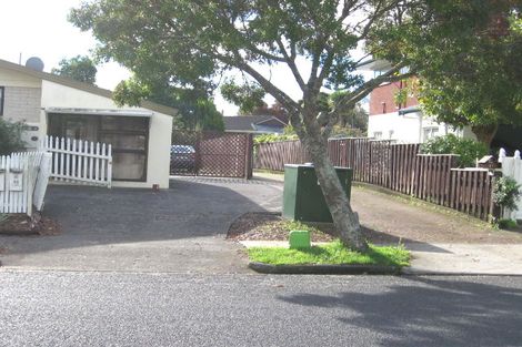 Photo of property in 2/53 Priestley Drive, Bucklands Beach, Auckland, 2014
