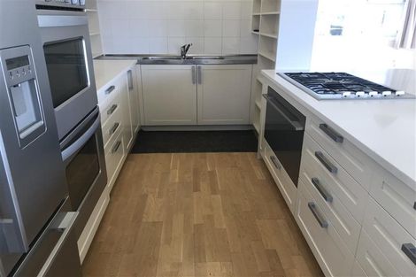 Photo of property in 117a Carlisle Road, Northcross, Auckland, 0632