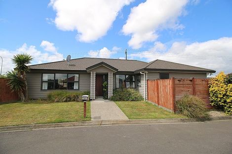 Photo of property in 2 Angelina Way, Kelvin Grove, Palmerston North, 4414