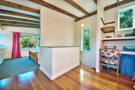 Photo of property in 193 Piha Road, Piha, New Lynn, 0772