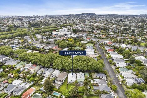 Photo of property in 31 Castle Street, Eltham, 4322