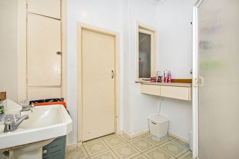 Photo of property in 8a Selwyn Avenue, Avenues, Whangarei, 0110