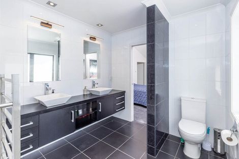 Photo of property in 15 Naomi Place, Cambridge, 3434