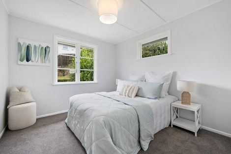 Photo of property in 5 Omega Street, Newlands, Wellington, 6037