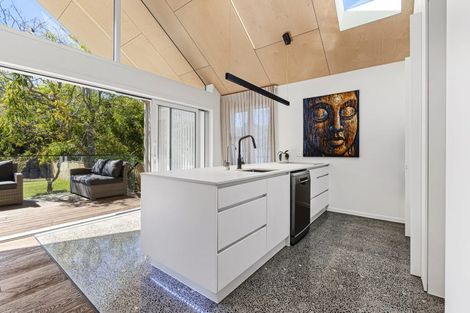 Photo of property in 6 Aubrey Street, New Plymouth, 4310