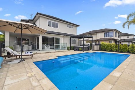 Photo of property in 18 Armstrong Farm Drive, East Tamaki Heights, Auckland, 2016