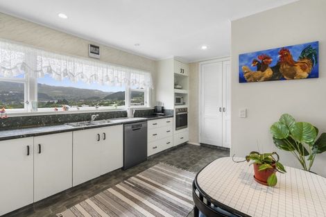 Photo of property in 40 Saint Johns Terrace, Tawa, Wellington, 5028