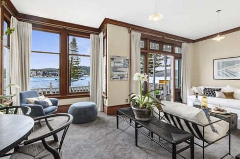 Photo of property in 320 Oriental Parade, Oriental Bay, Wellington, 6011