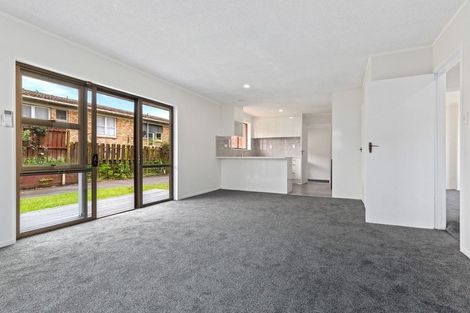 Photo of property in 2/13 Selwyn Road, Manurewa, Auckland, 2102