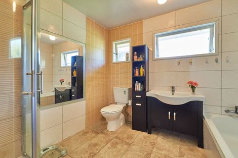 Photo of property in 48 Elmira Avenue, Hokowhitu, Palmerston North, 4410