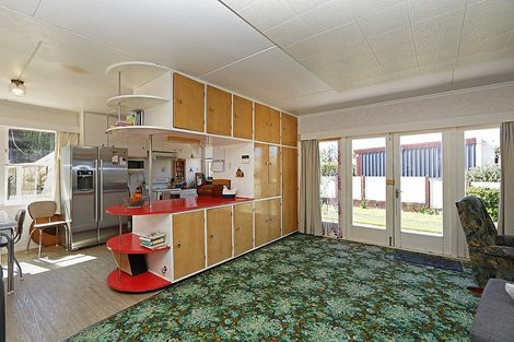 Photo of property in 13 Whitcombe Road, Opunake, 4616