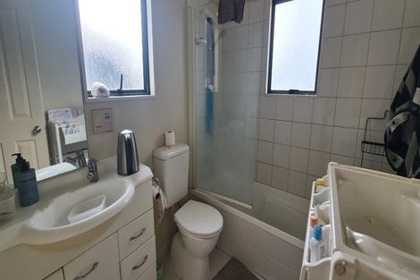 Photo of property in 14 Vitex Lane, Henderson, Auckland, 0612