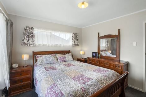 Photo of property in 5 Glengowan Place, Conifer Grove, Takanini, 2112