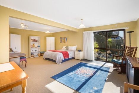Photo of property in 16 Albatross Close, Whitby, Porirua, 5024