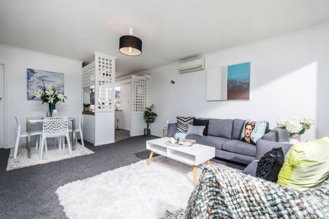 Photo of property in 4/1 Manuka Road, Bayview, Auckland, 0629
