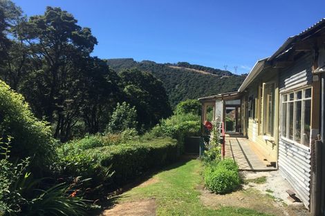 Photo of property in 16 Morepork Lane, Waipori Falls, Outram, 9073