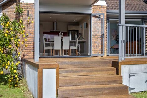 Photo of property in 107 Kitchener Road, Pukekohe, 2120