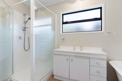 Photo of property in 115 Linton Crescent, Whangamata, 3620