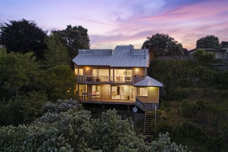 Photo of property in 15 Shortland Street, Lower Vogeltown, New Plymouth, 4310