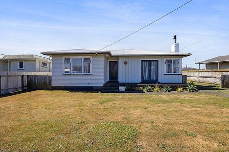 Photo of property in 8 Pacey Avenue, Hawera, 4610
