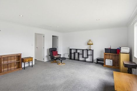 Photo of property in 132 Weraroa Road, Levin, 5510