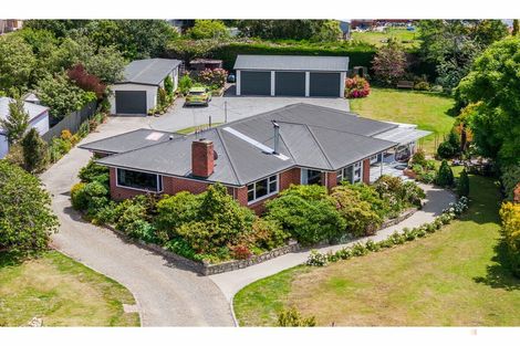 Photo of property in 76 Rhodes Street, Waimate, 7924