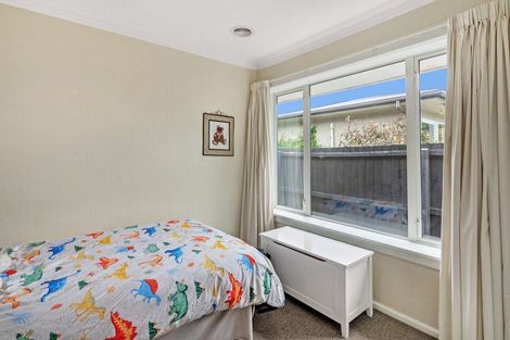 Photo of property in 1 Sevenoaks Drive, Bryndwr, Christchurch, 8053