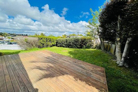 Photo of property in 9 Towra Place, Botany Downs, Auckland, 2010
