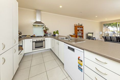 Photo of property in 24 Willow Camp Road, Takanini, 2112