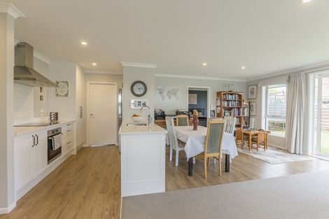 Photo of property in 27 Parata Street, Waikanae, 5036