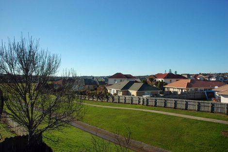 Photo of property in 192a Botany Road, Botany Downs, Auckland, 2010