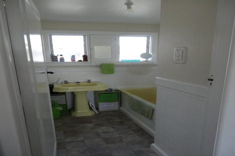 Photo of property in 130 Mackenzie Avenue, Woolston, Christchurch, 8023