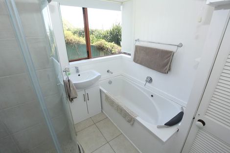 Photo of property in 143 Riria Kereopa Memorial Drive, Raglan, 3297