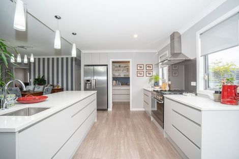 Photo of property in 32 Liberty Grove, Kelvin Grove, Palmerston North, 4414