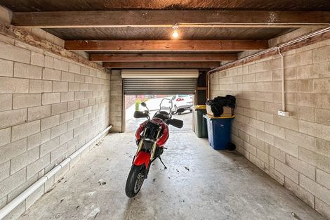 Photo of property in 2/51 Nigel Road, Browns Bay, Auckland, 0630