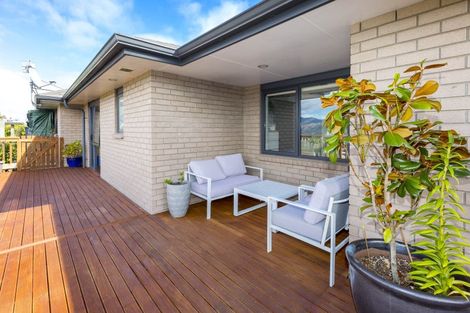 Photo of property in 23 Percy Kinsman Crescent, Riverstone Terraces, Upper Hutt, 5018