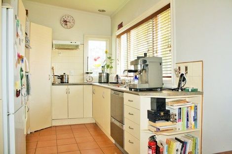 Photo of property in 35 Roberton Road, Avondale, Auckland, 1026