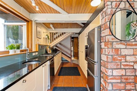 Photo of property in 52 Amapur Drive, Khandallah, Wellington, 6035