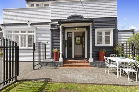Photo of property in 1/12a Church Street, Devonport, Auckland, 0624
