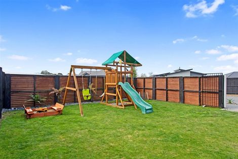 Photo of property in 28 Wakeman Way, Kaiapoi, 7630