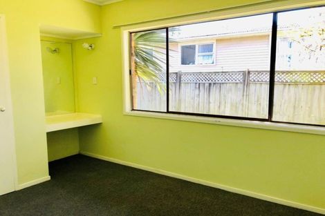 Photo of property in 1/2 Deep Creek Road, Torbay, Auckland, 0630