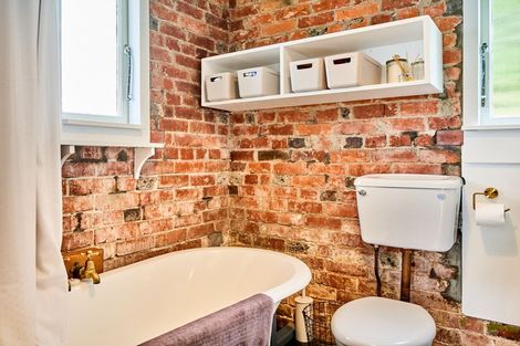 Photo of property in 230a Sutherland Road, Lyall Bay, Wellington, 6022