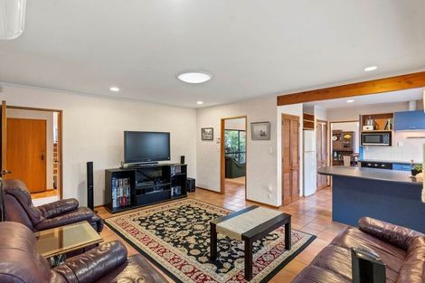 Photo of property in 21 Loloma Drive, Half Moon Bay, Auckland, 2012