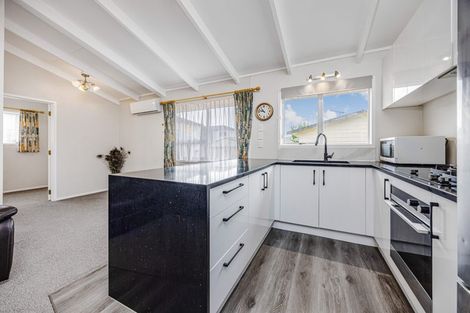 Photo of property in 2/40 Laurie Avenue, Papakura, 2110