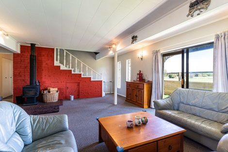 Photo of property in 2984 Cheltenham Hunterville Road, Cheltenham, Feilding, 4777