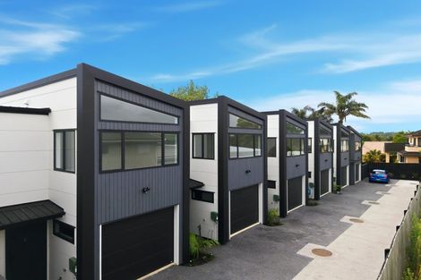 Photo of property in 2/7 Tapu Road, Huapai, Kumeu, 0810